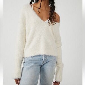 FREE PEOPLE Sweater Serendipity Ivory Eyelash Winter White Fluffy V Neck